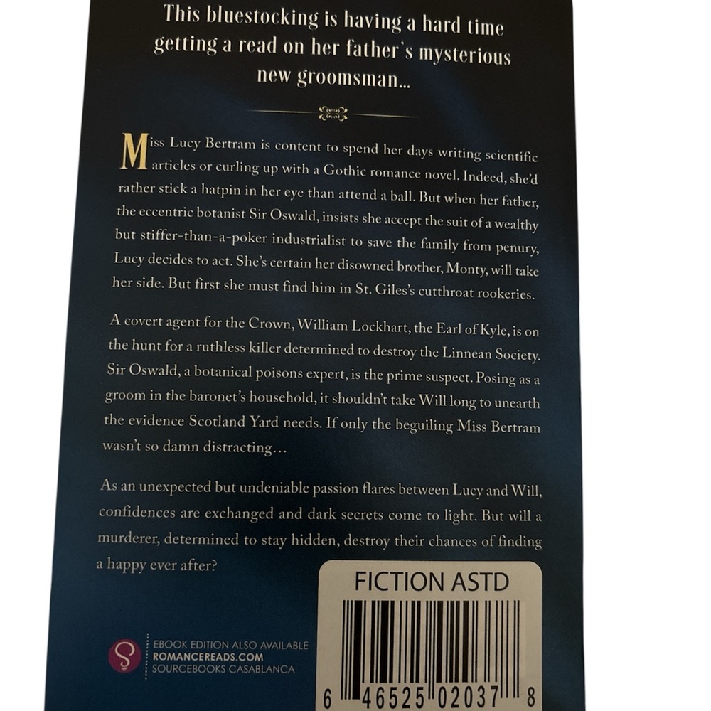 'Curled Up with an Earl' Book - Blue Cover - Picture 2 of 2
